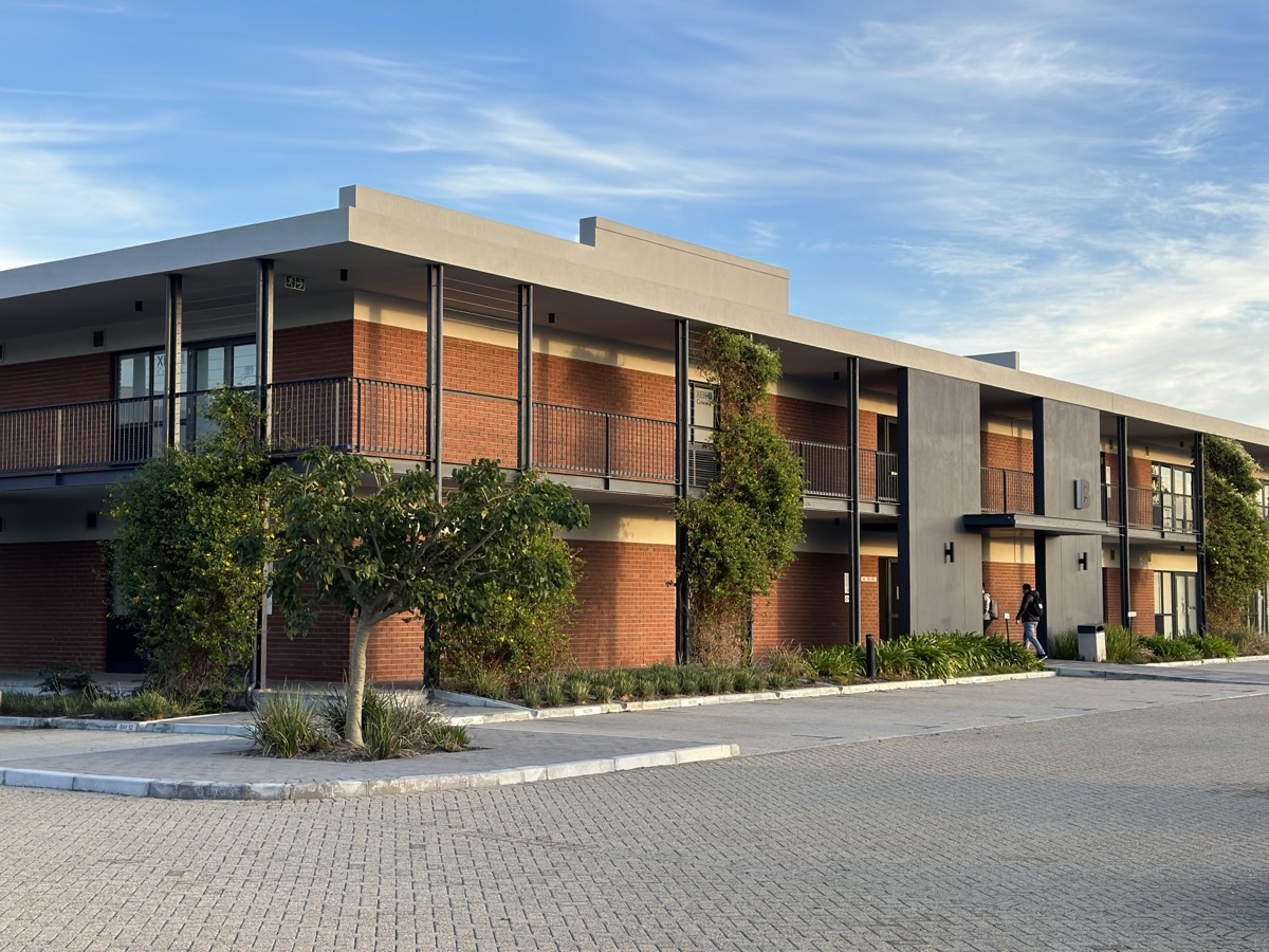 Exclr8 building exterior, Sandown Road Parklands